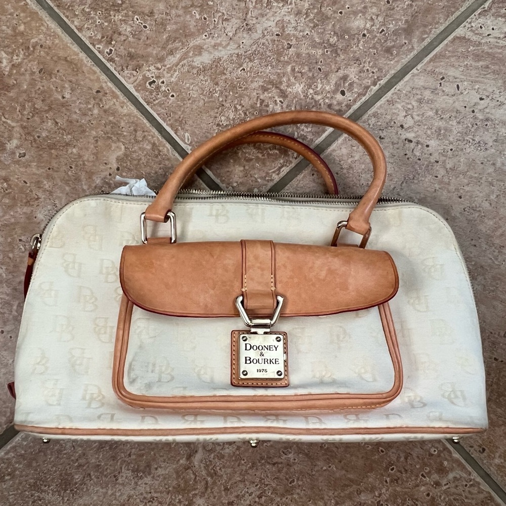 Dooney & Bourke Signature Bag Handbag Domed Pocket Satchel Vintage Leather Trim